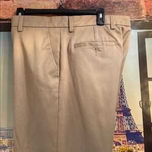 Amazon Essentials Men's Khaki Dress Pants